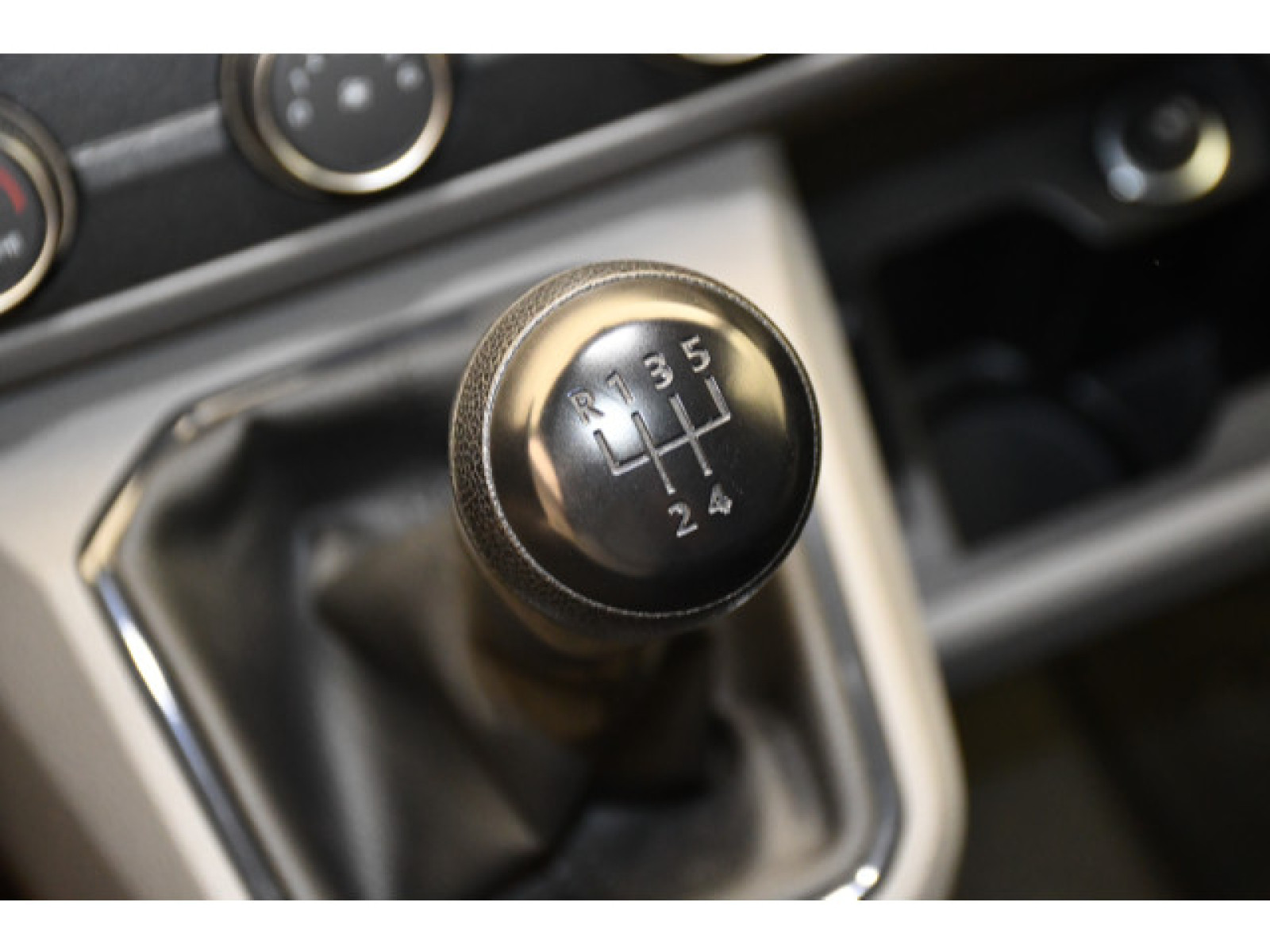 Volkswagen - T6.1 Transporter_6