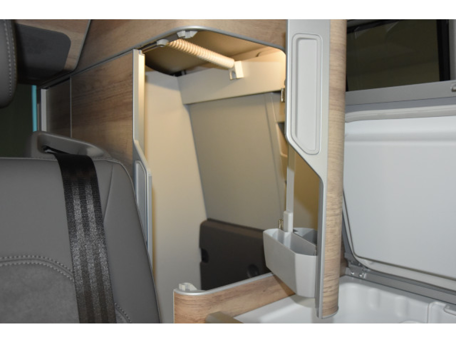 Volkswagen - T6.1 California_12