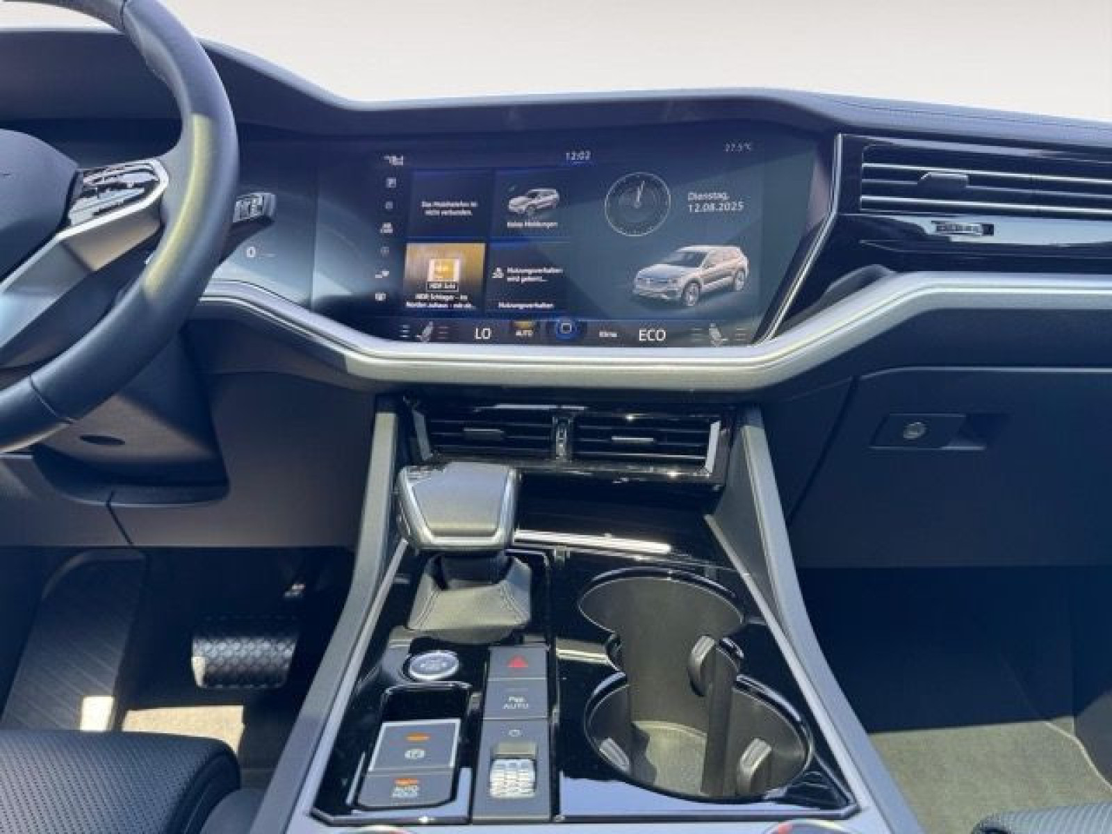 Volkswagen - Touareg_12