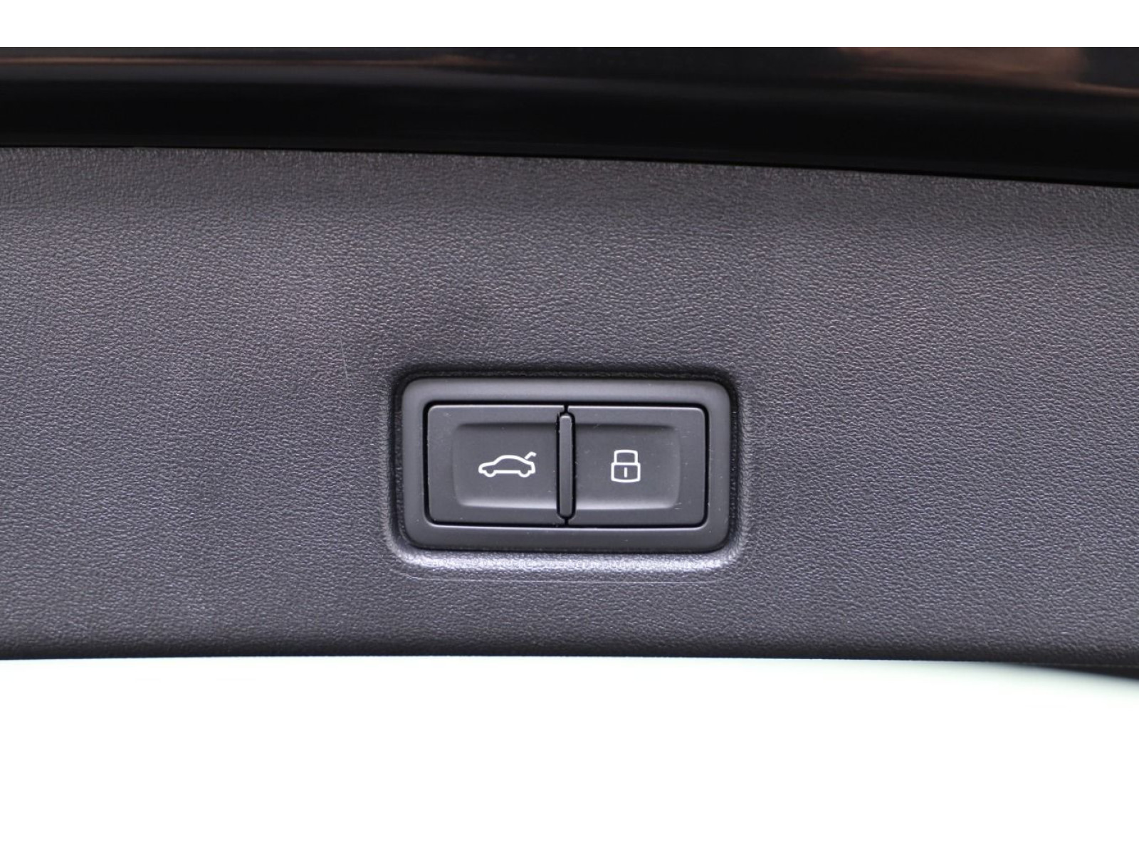 Audi - Q4 e-tron_14