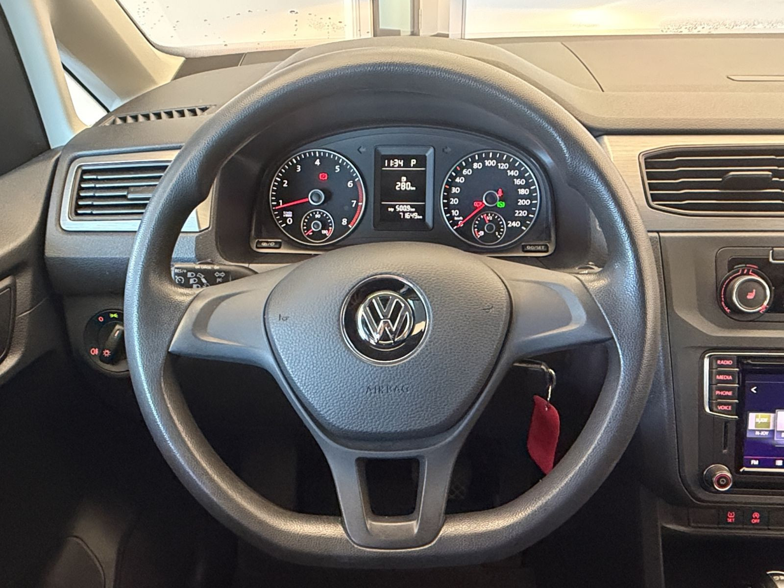 Volkswagen - Caddy_10