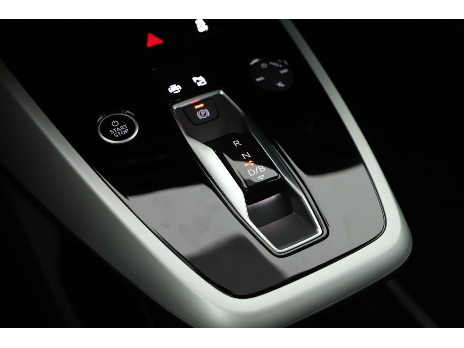 Audi - Q4 e-tron_12