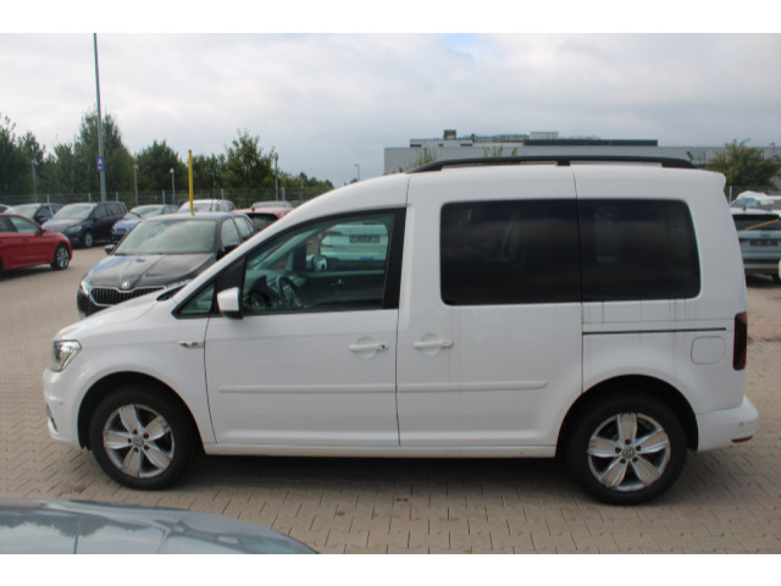 Volkswagen - Caddy_9