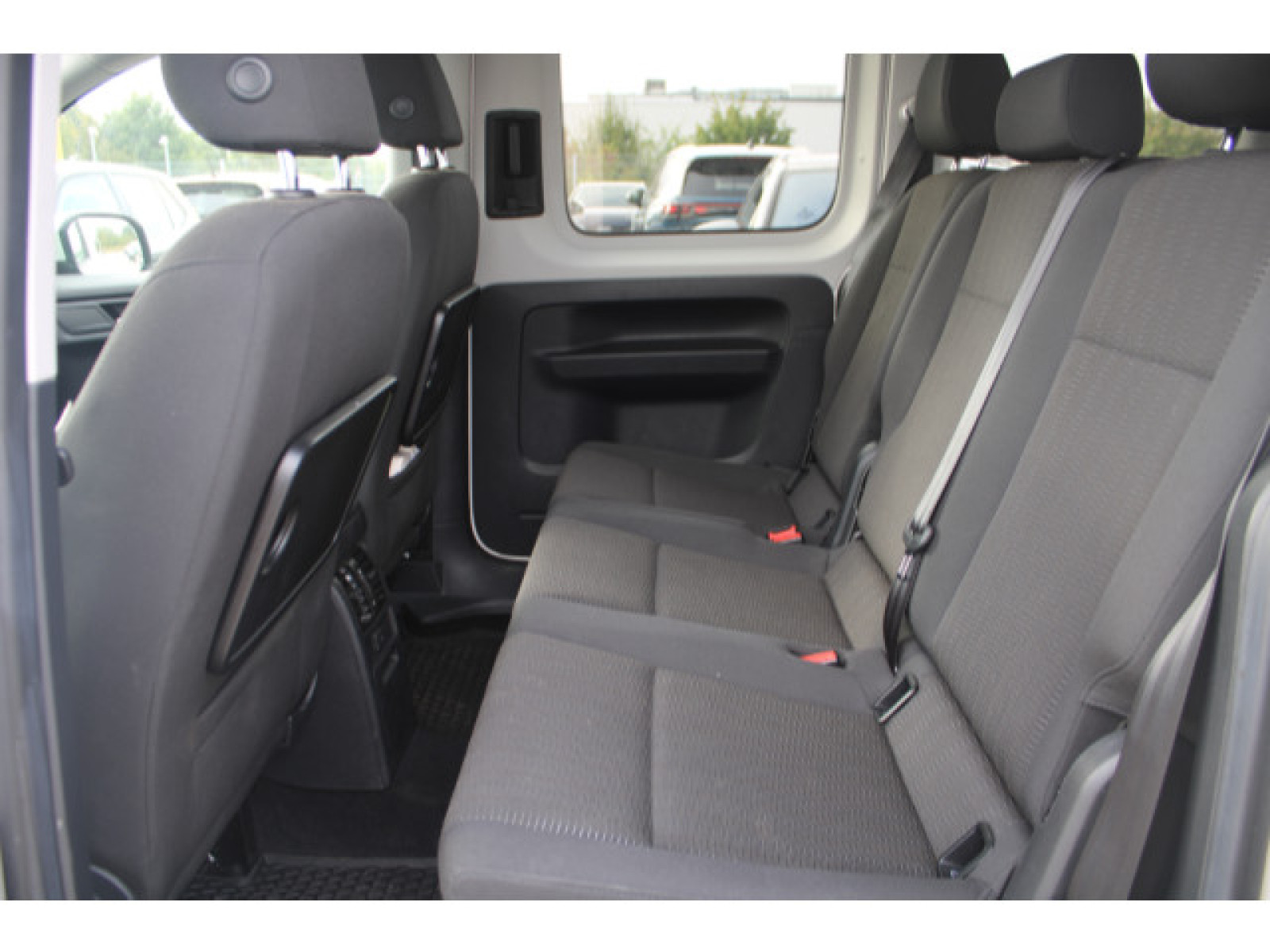 Volkswagen - Caddy_5