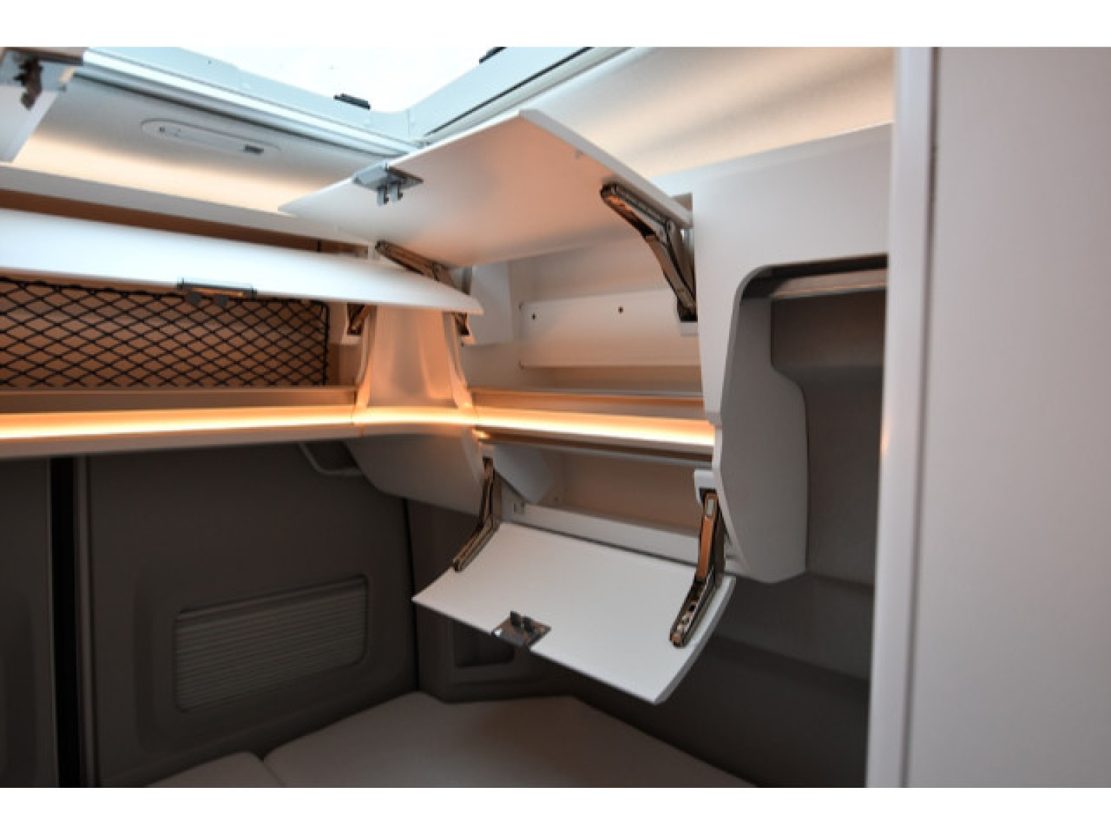 Volkswagen - California_21