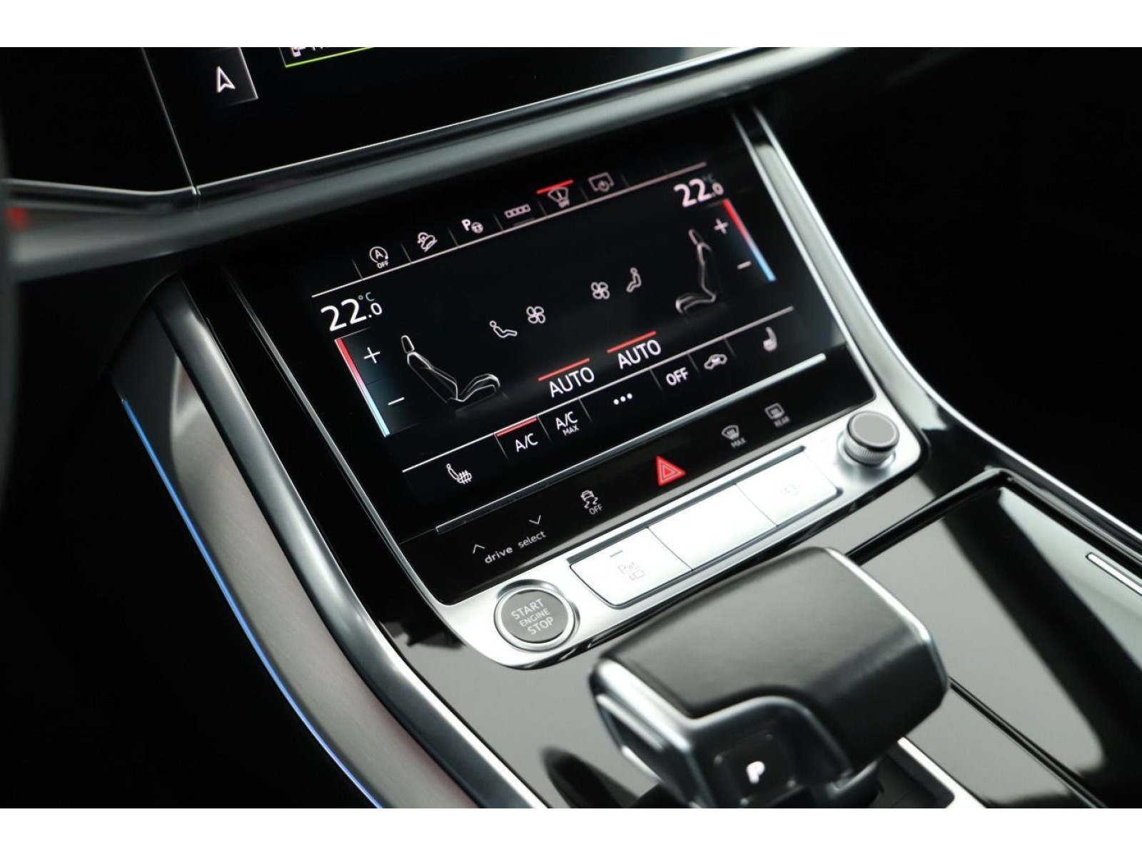 Audi - Q8_12 Audi - Q8_12