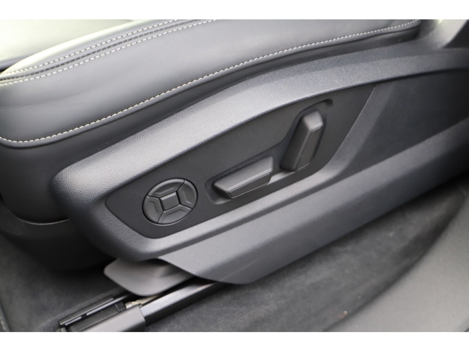 Audi - Q7_11 Audi - Q7_11