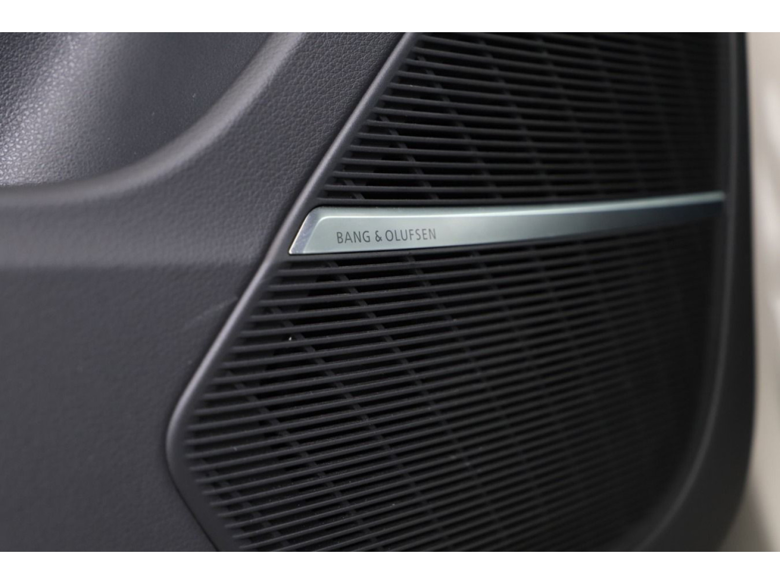 Audi - Q8_8 Audi - Q8_8