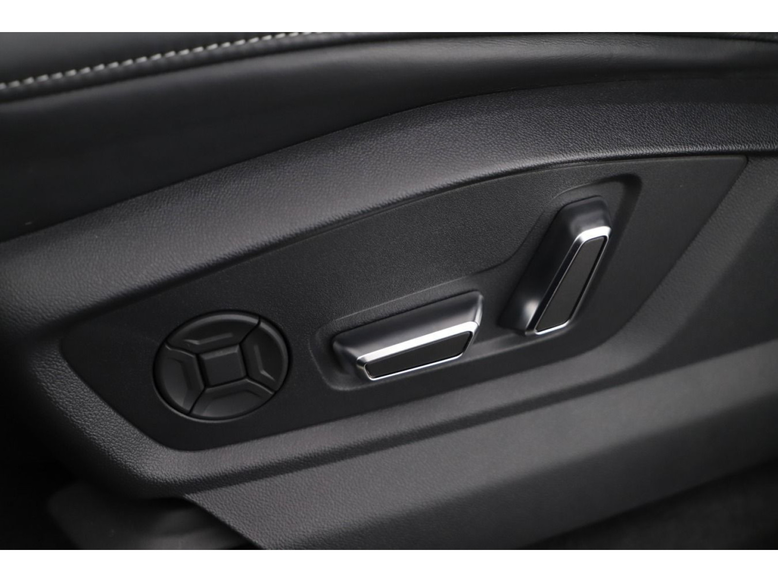 Audi - Q8_7 Audi - Q8_7