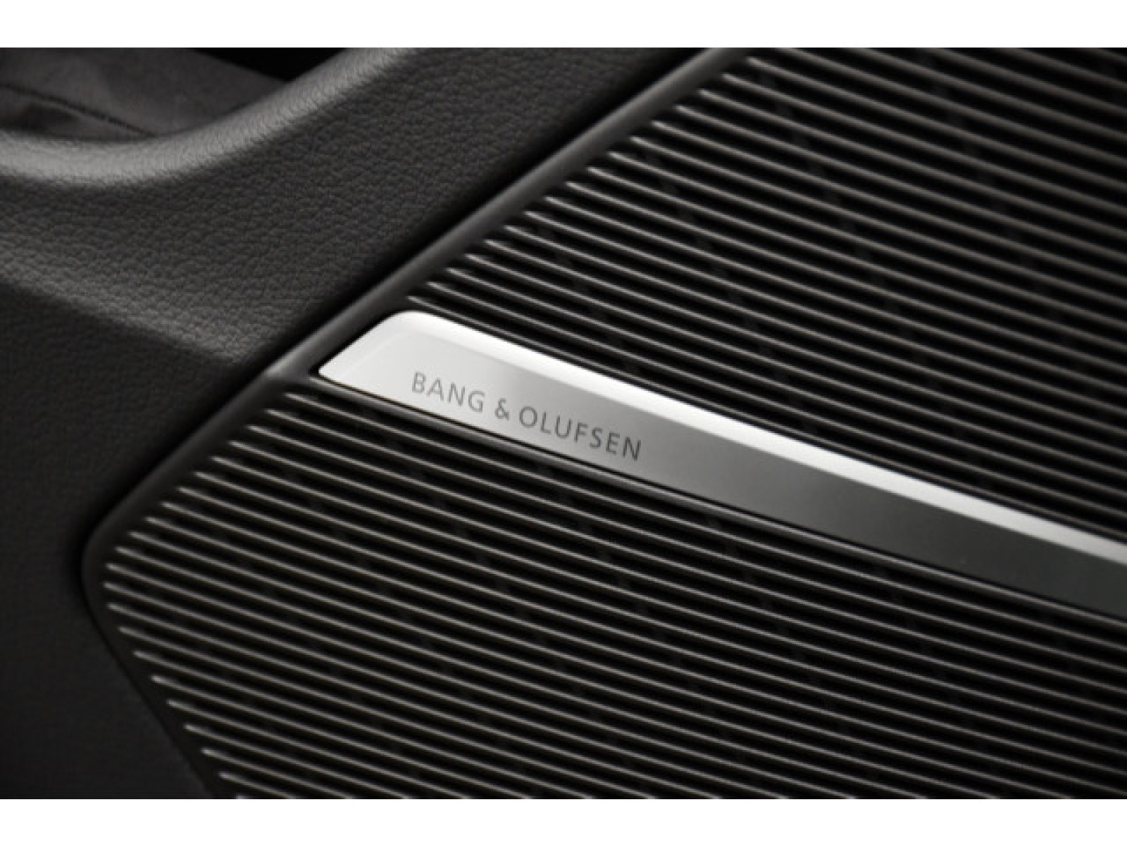 Audi - SQ8_11