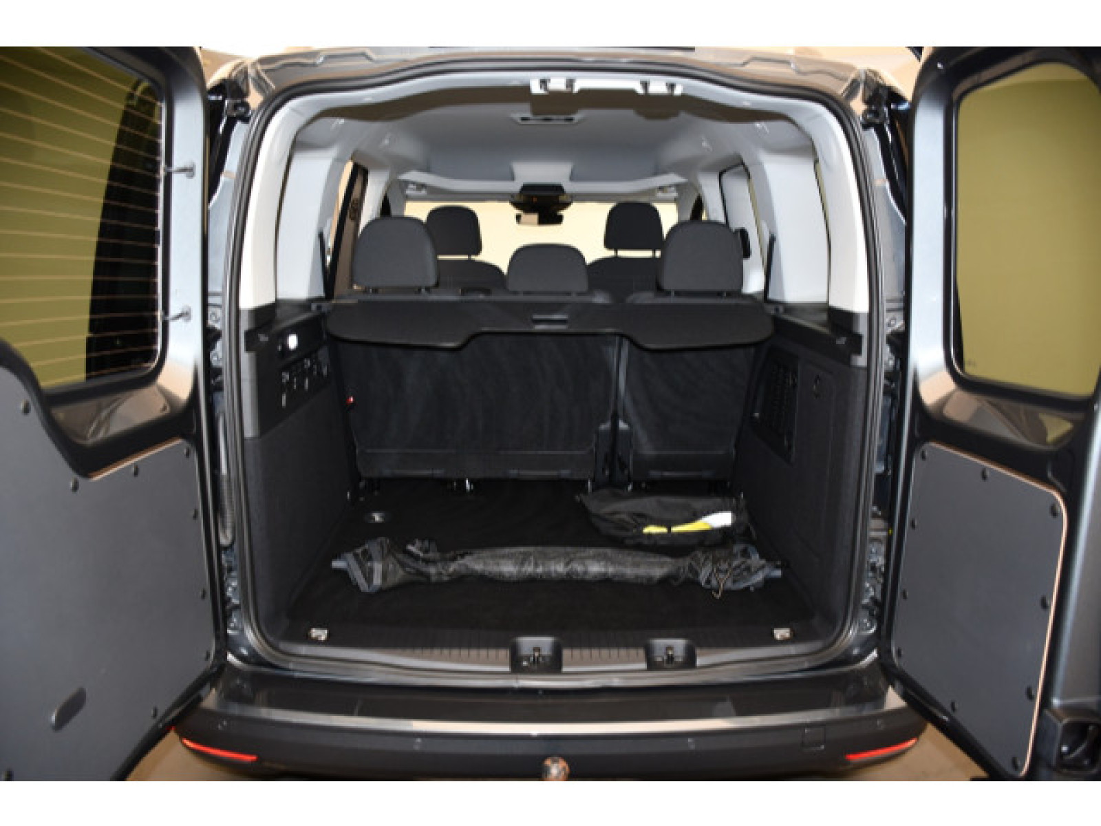 Volkswagen - Caddy_11