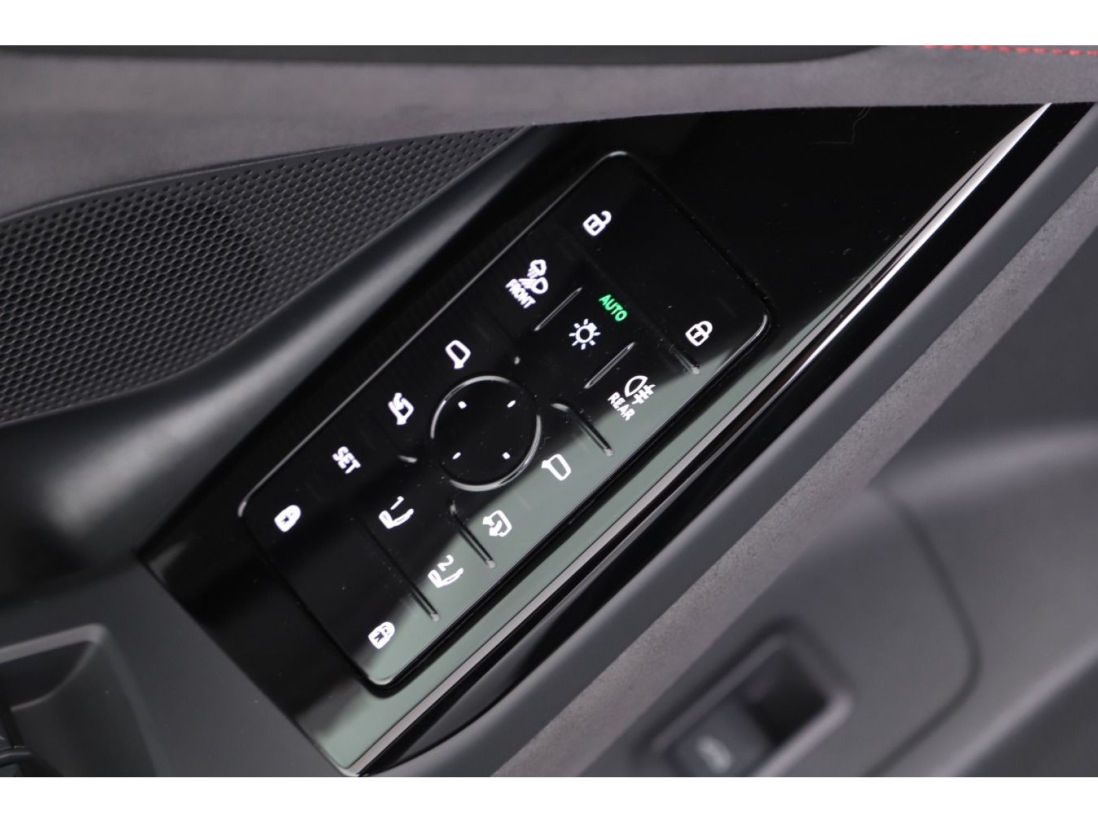 Audi - A6 Avant e-tron_12