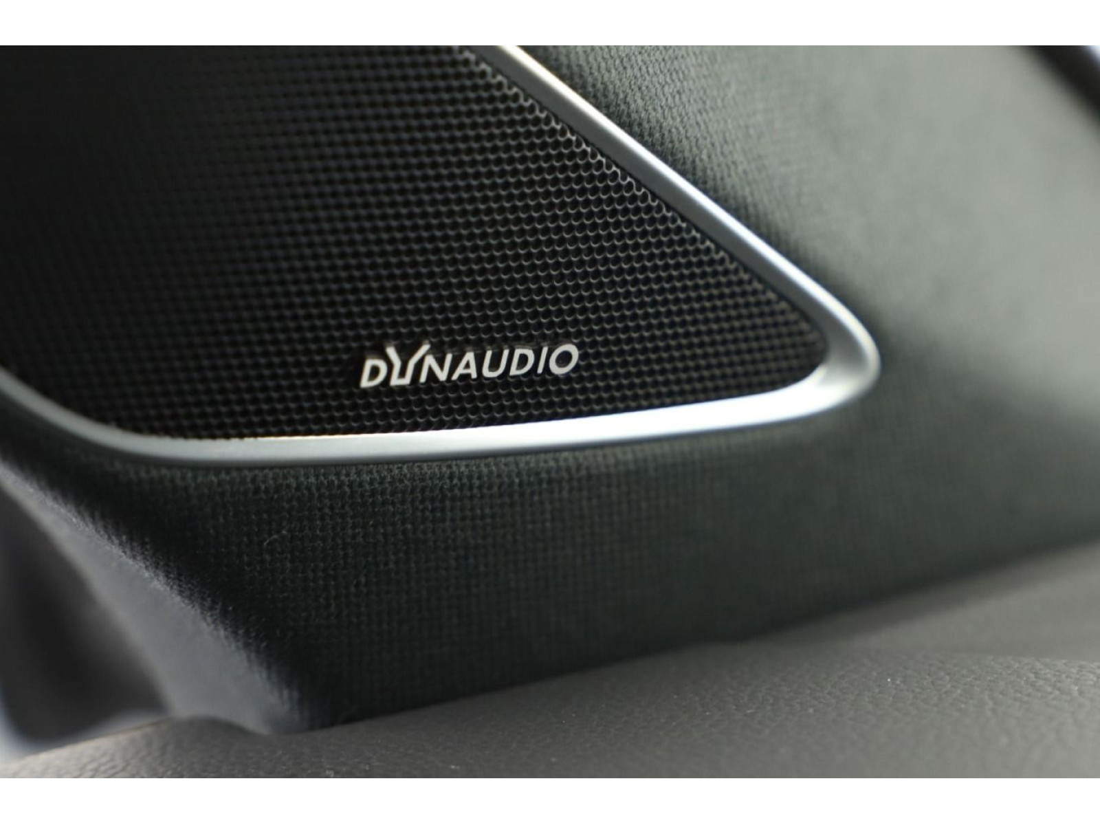 Volkswagen - Touareg_10