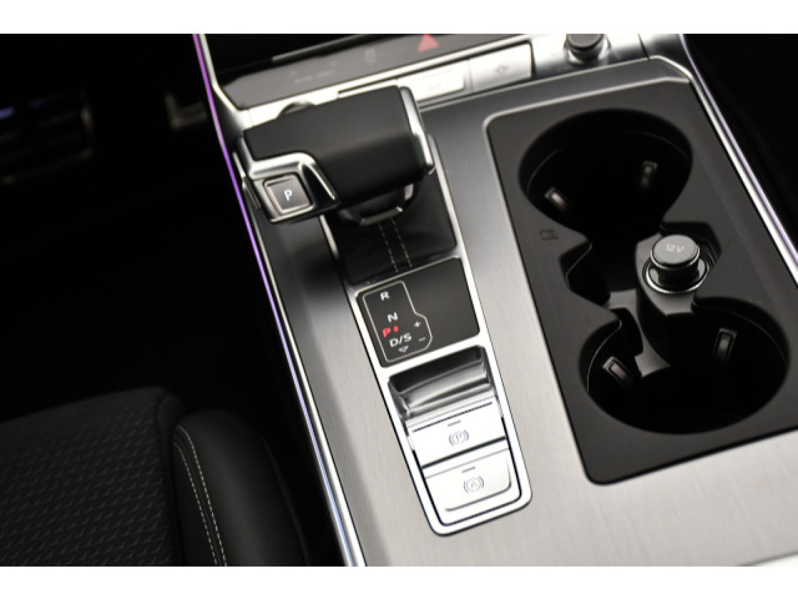 Audi - A6_6