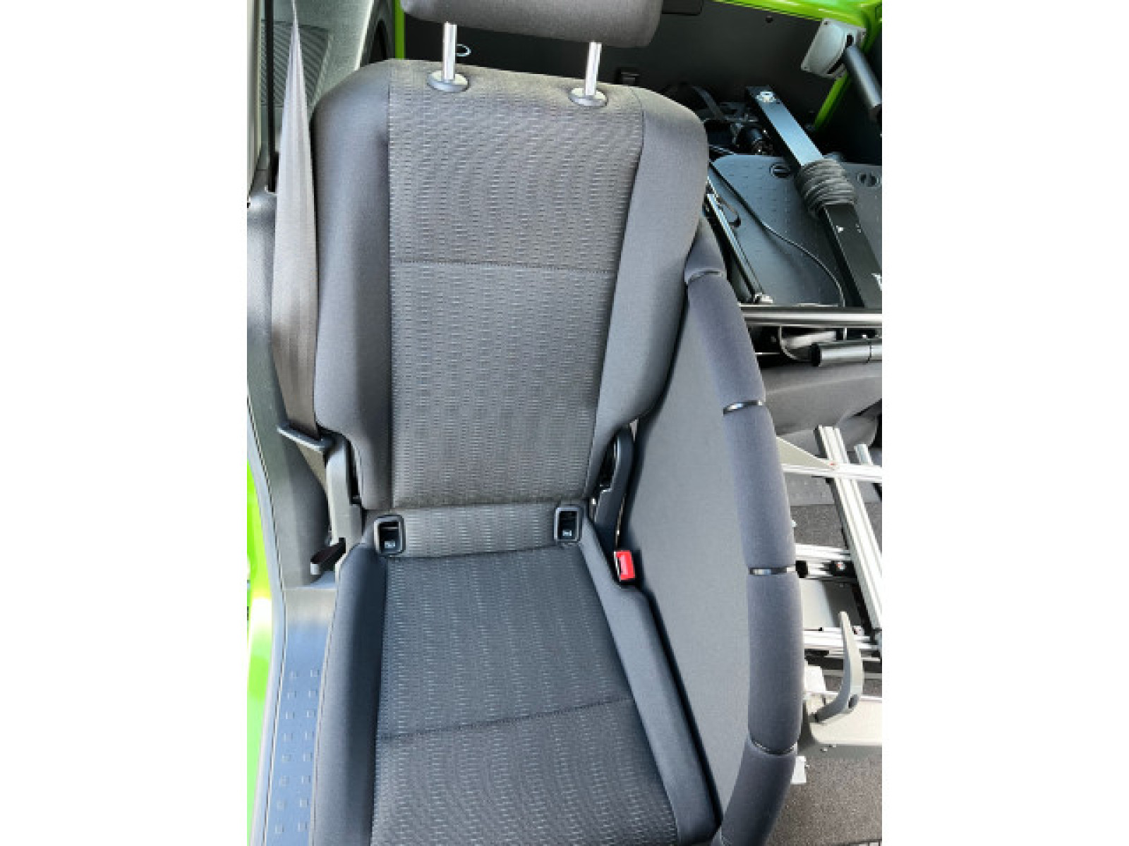 Volkswagen - Caddy_25