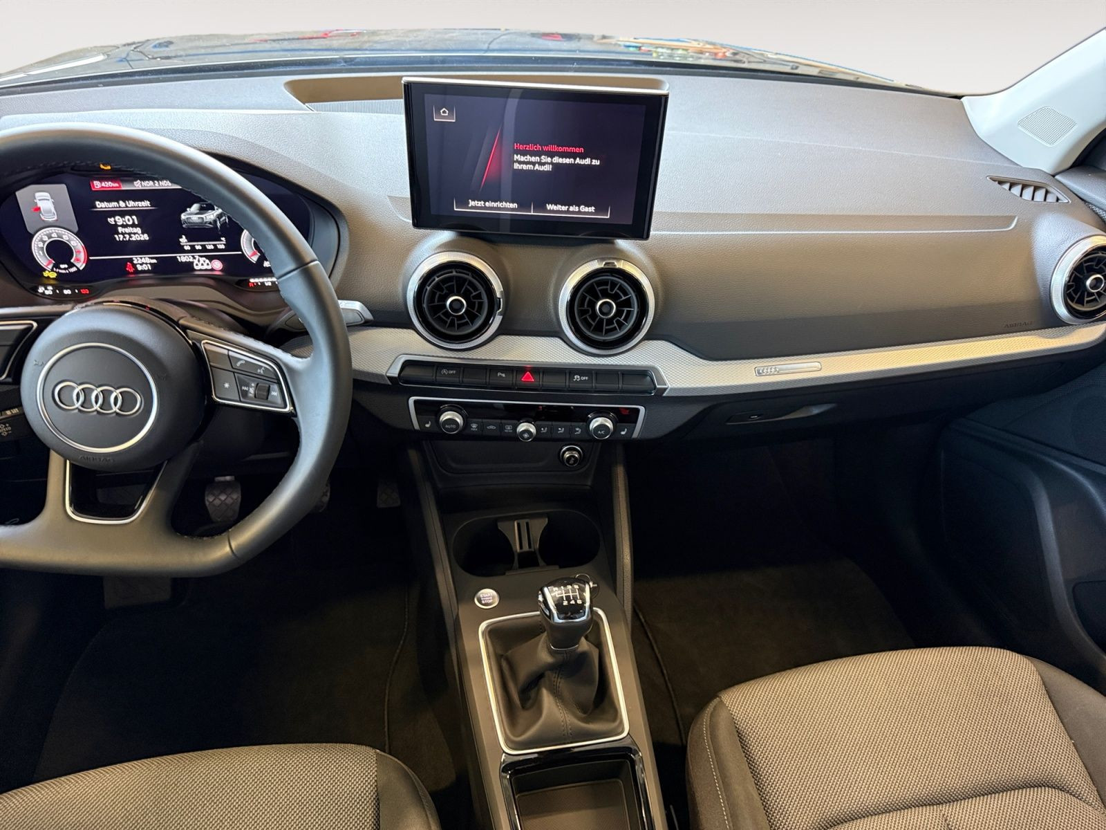 Audi - Q2_13