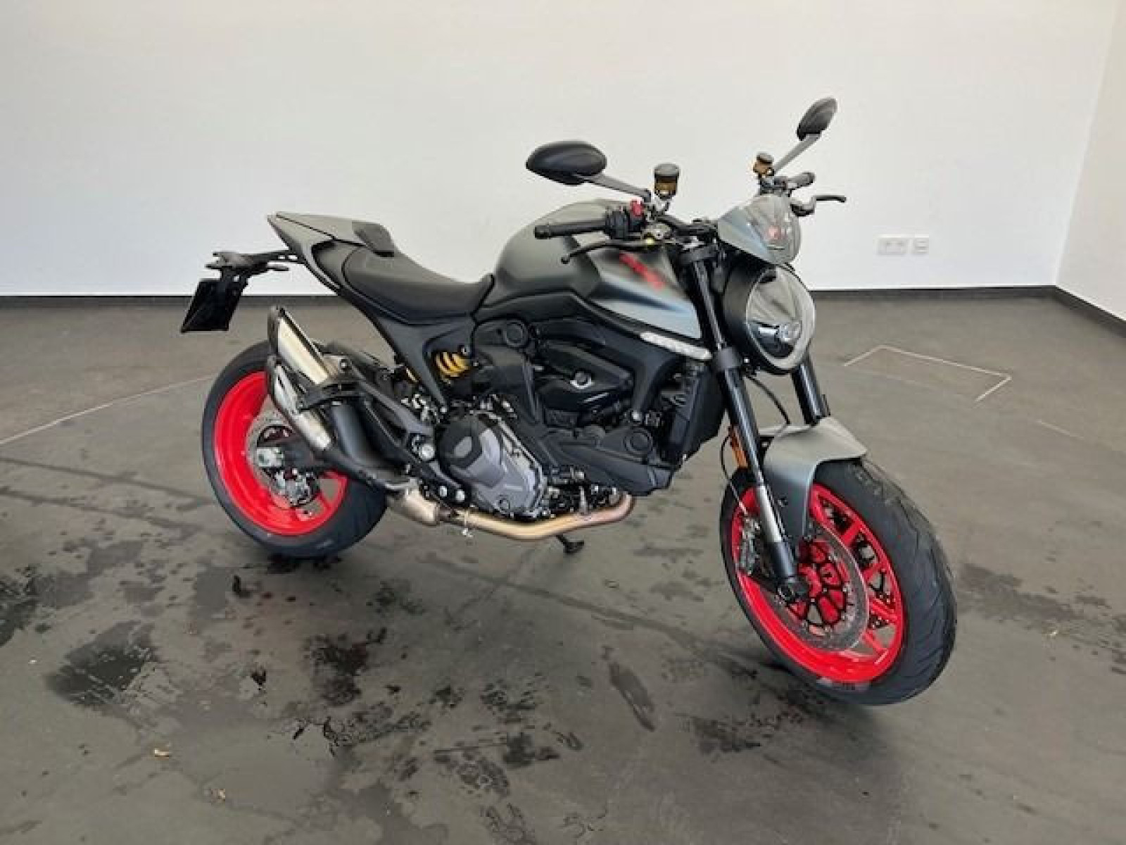 Ducati - Monster +_2 Ducati - Monster +_2