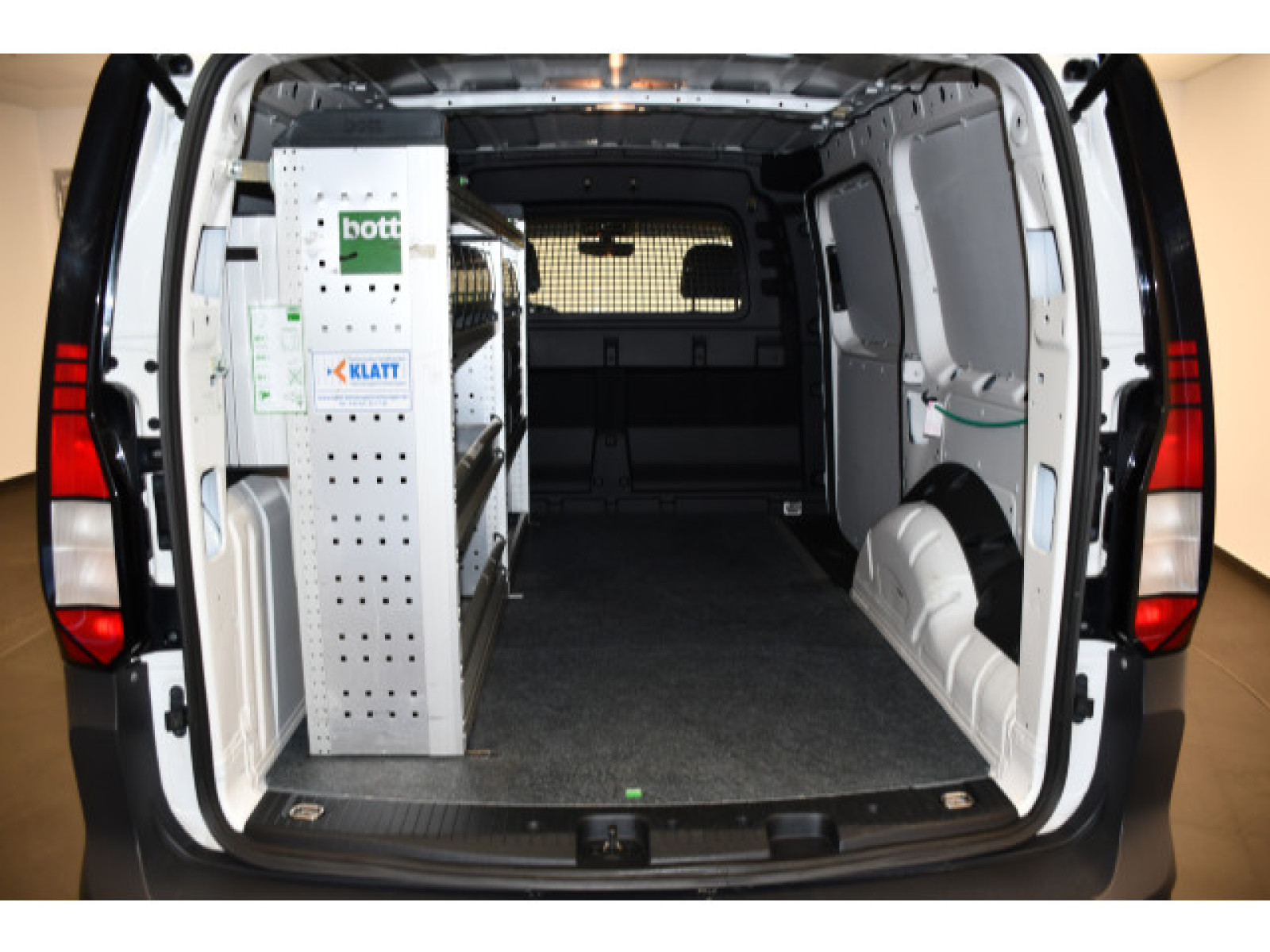 Volkswagen - Caddy_11