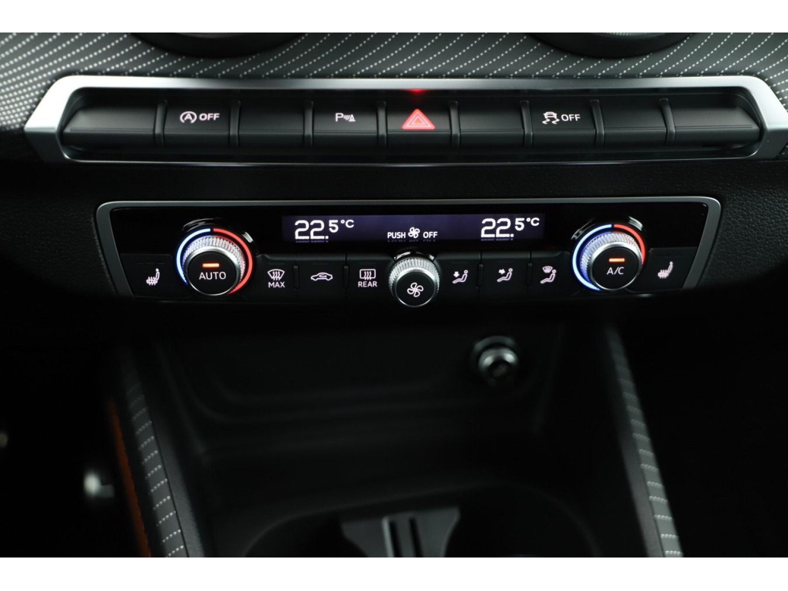 Audi - Q2_12 Audi - Q2_12