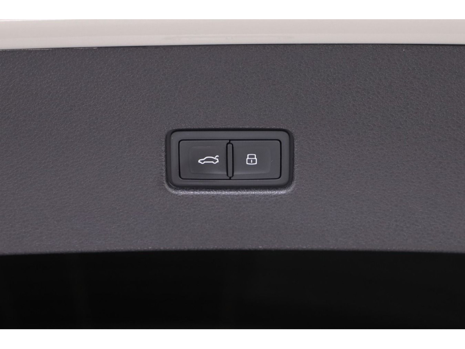 Audi - Q8_16 Audi - Q8_16