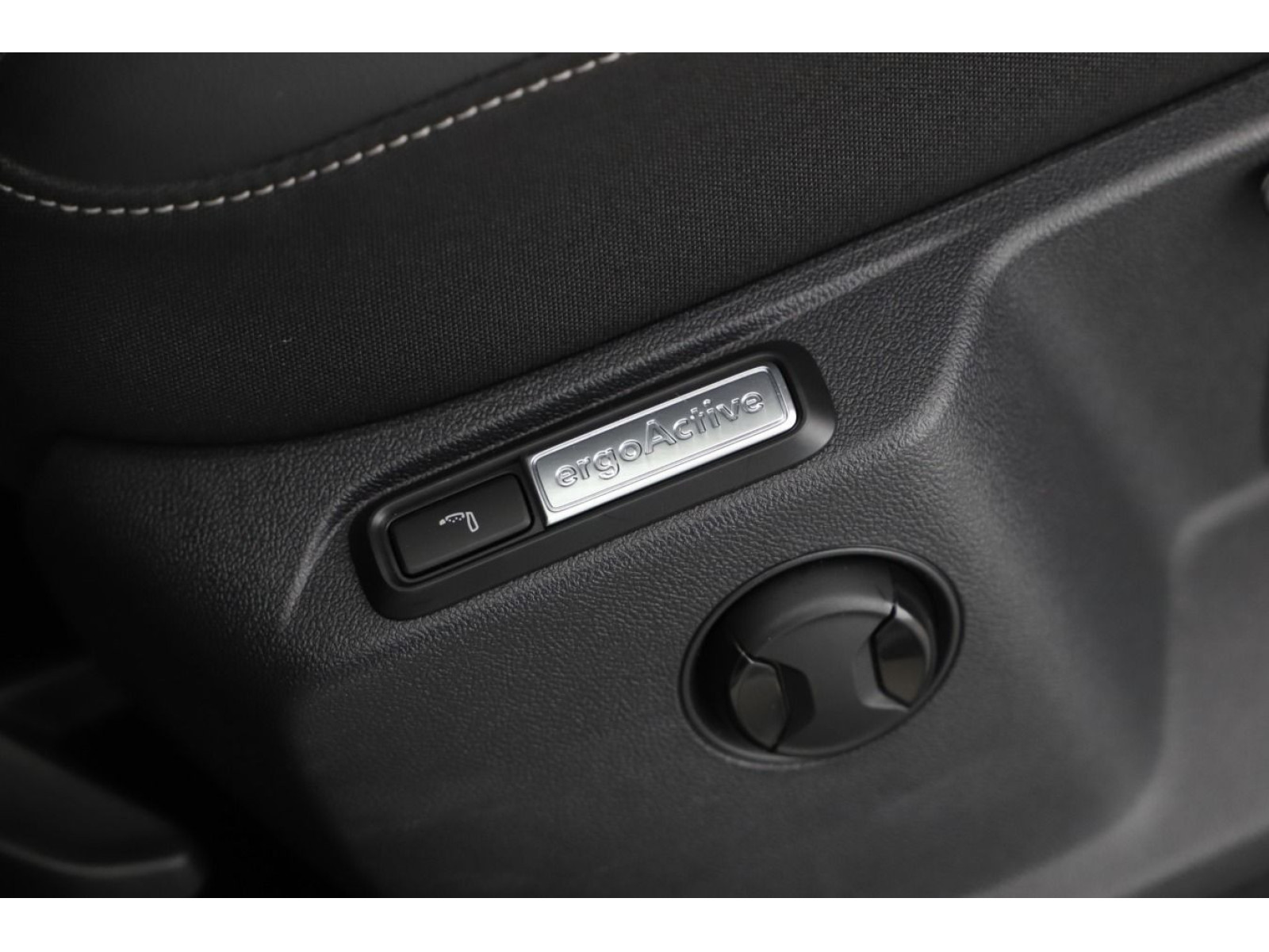 Volkswagen - T-Roc_8