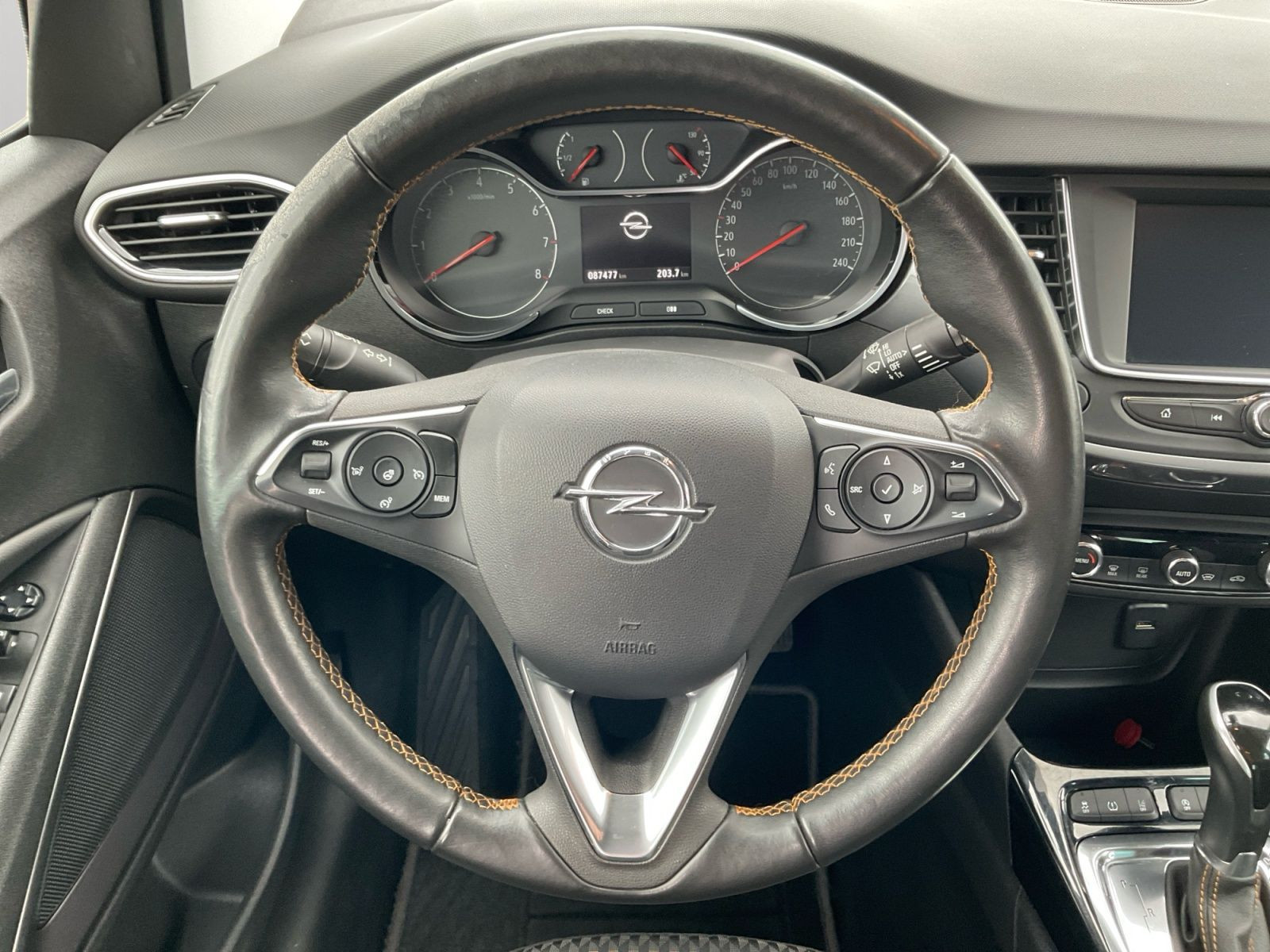 Opel - Crossland X_13