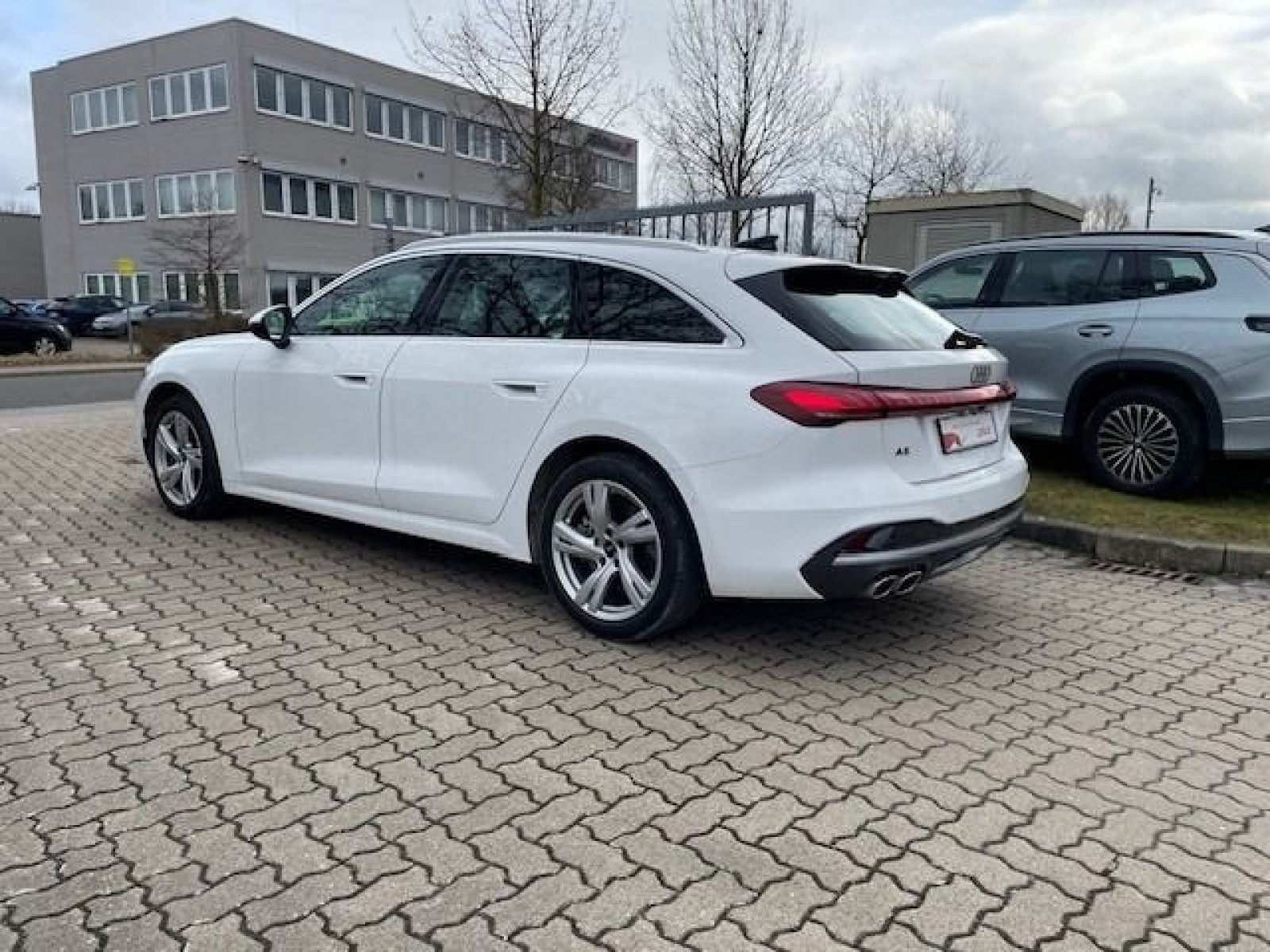 diagonalansicht-hinten-aussen