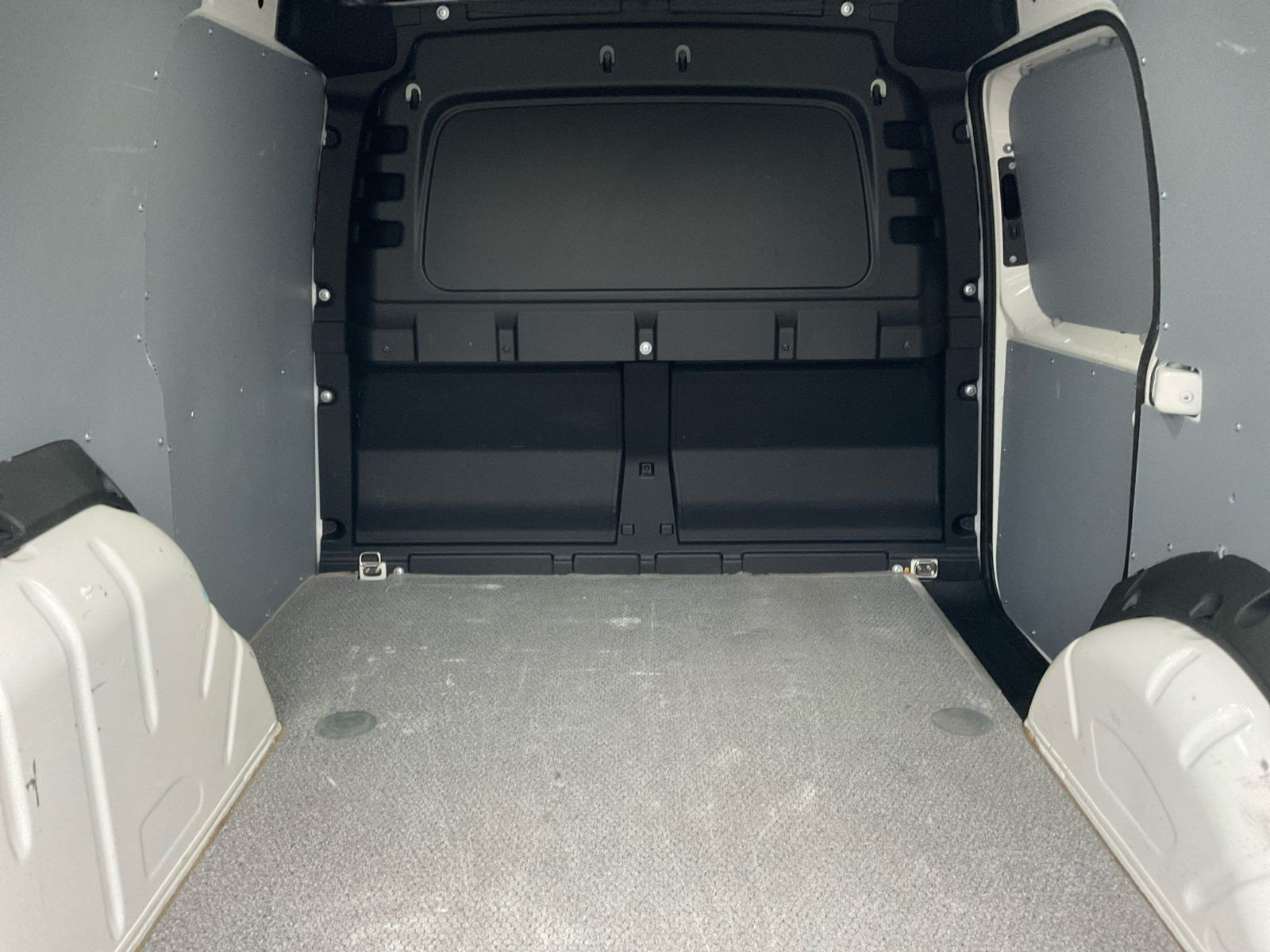 Volkswagen - Caddy Cargo_14